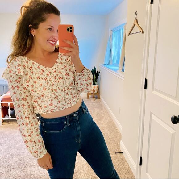 Boutique White Pink Floral Cropped Rayon Top Small - Picture 1 of 11